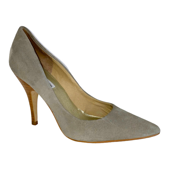 Steve Madden Shoes - Steve Madden Carmila Light Gray Suede Pump Stiletto Heel Pointy Toe Heel sz 7 US